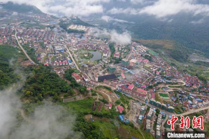 墨脫縣城全貌。(無人機畫面)