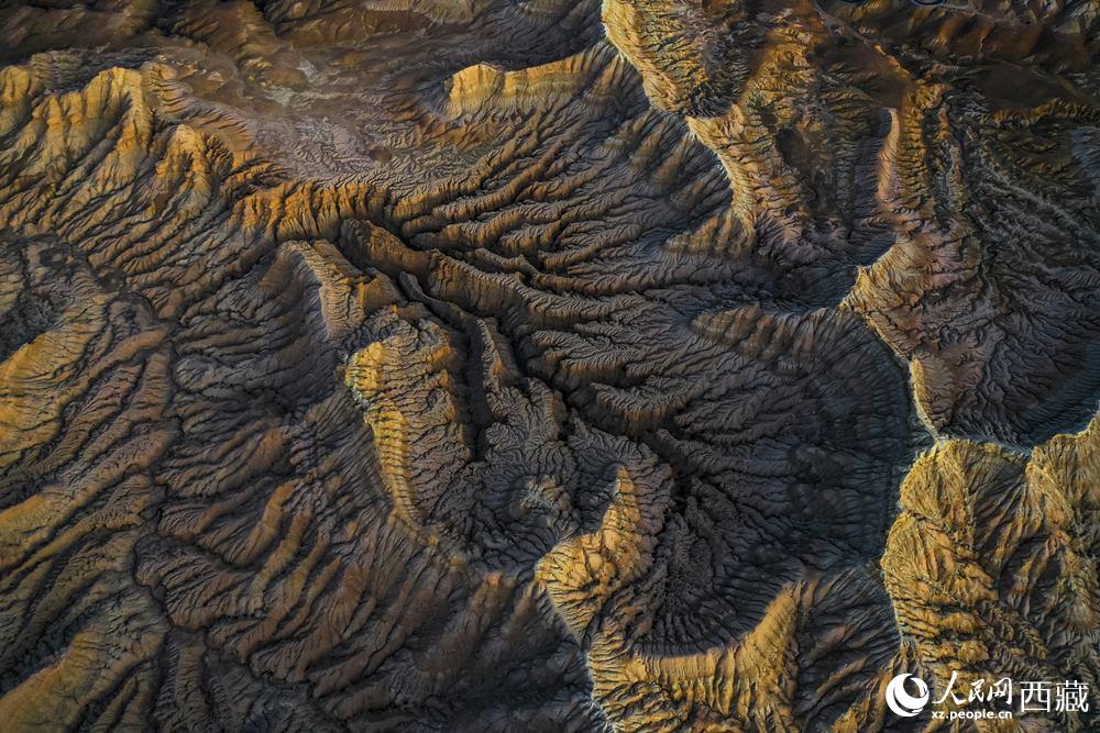 俯瞰土林。貢覺群培攝