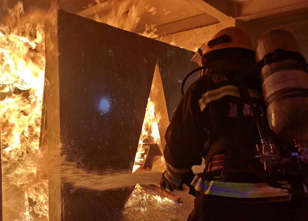 真火內(nèi)攻實(shí)操訓(xùn)練。