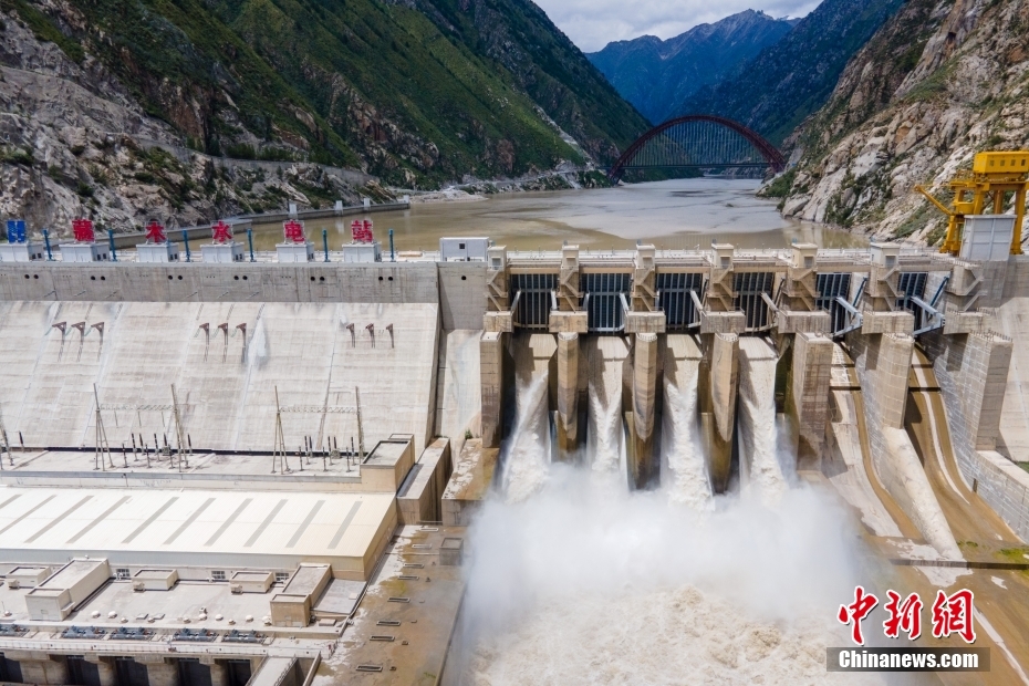 資料圖為2021年8月7日，西藏山南雅魯藏布江上的藏木水電站。（無人機(jī)畫面） <a target='_blank' href='/'><p  align=