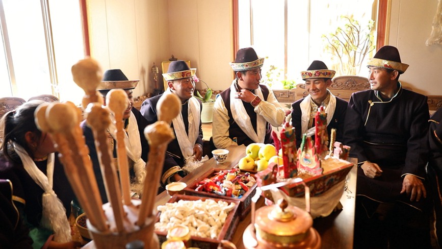 齊聚一堂，迎“古突”之夜。