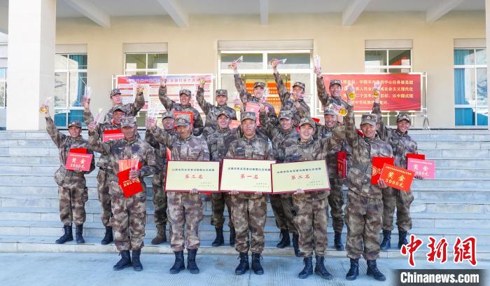 獲獎選手合影?！敲衫?攝