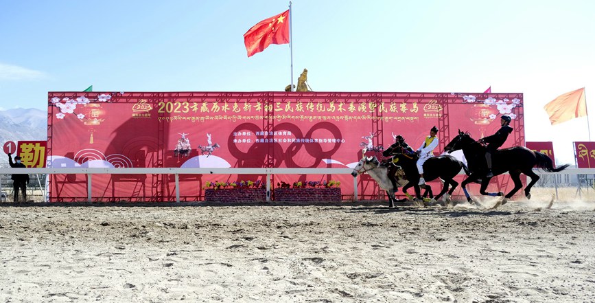藏歷新年，精彩的馬術(shù)表演。潘多攝