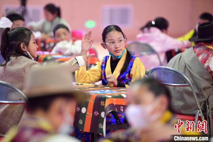 圖為比賽現(xiàn)場?！∝暩聛硭?攝