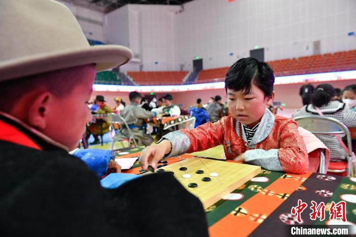 圖為比賽現(xiàn)場?！∝暩聛硭?攝