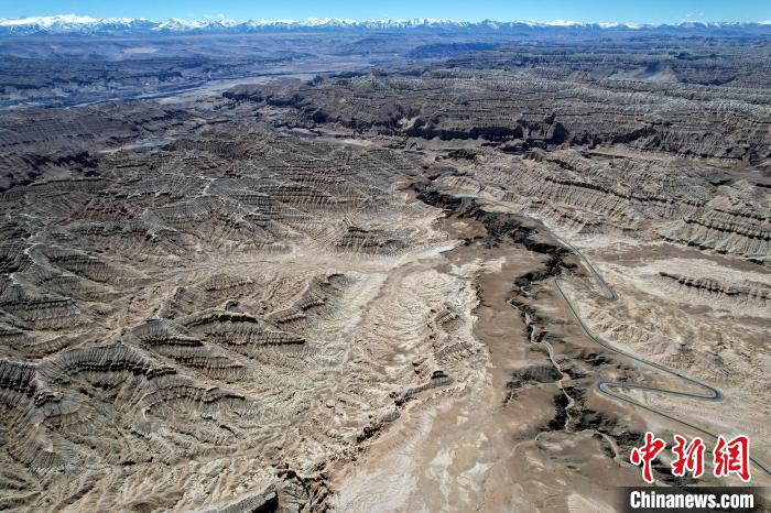 4月5日，西藏阿里札達(dá)土林。(無人機(jī)照片) 李林 攝