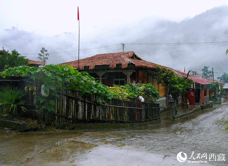 門巴族的特色庭院。
