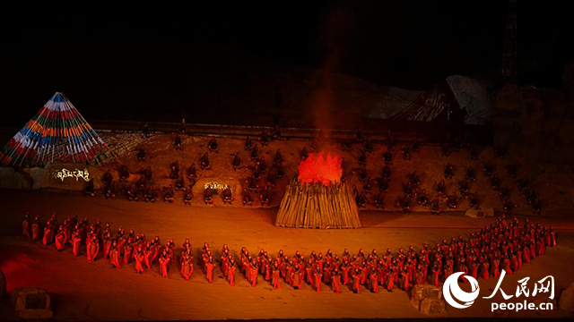 《文成公主》大型史詩劇演出現(xiàn)場。人民網(wǎng)記者 劉凡攝