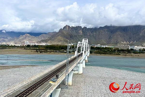 拉薩河特大橋。張敏穎 攝