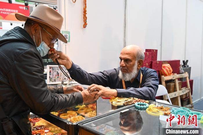 西藏拉薩:進(jìn)口商品展覽會家門口暢享國際購物盛宴