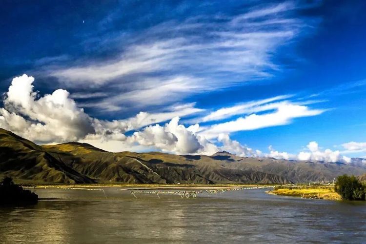 懂西藏的人，一定不會(huì)錯(cuò)過林芝的秋天