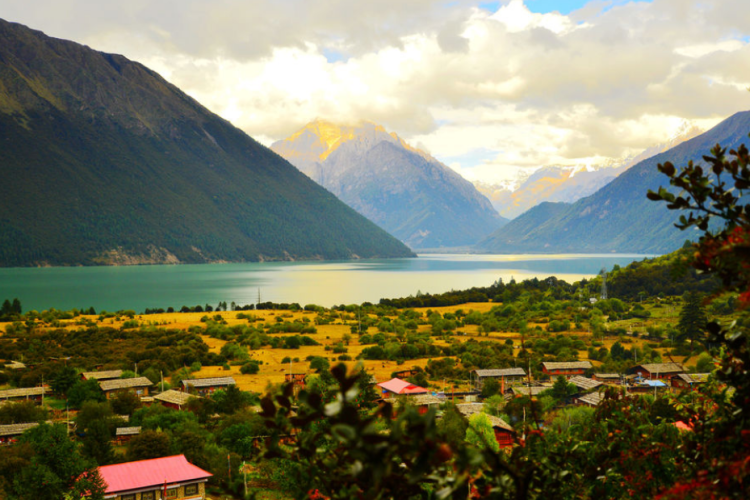 懂西藏的人，一定不會(huì)錯(cuò)過林芝的秋天