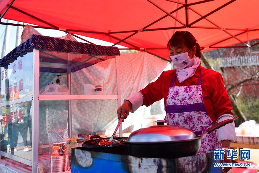 （全面建成小康社會“百城千縣萬村調(diào)研行”·圖文互動）（6）青?？柎澹骸肮夤鞔濉钡娜A麗轉(zhuǎn)身