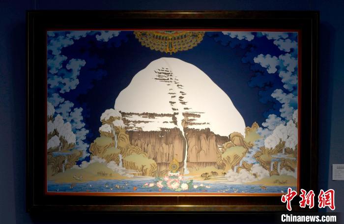 圖為5月16日，展覽中新創(chuàng)唐卡作品《岡底斯山》?！±盍?攝